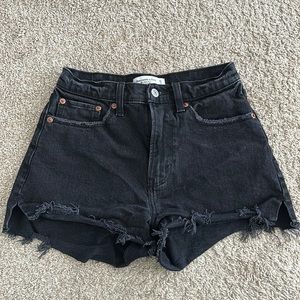 Abercrombie & Fitch, the mom short high-rise shorts
